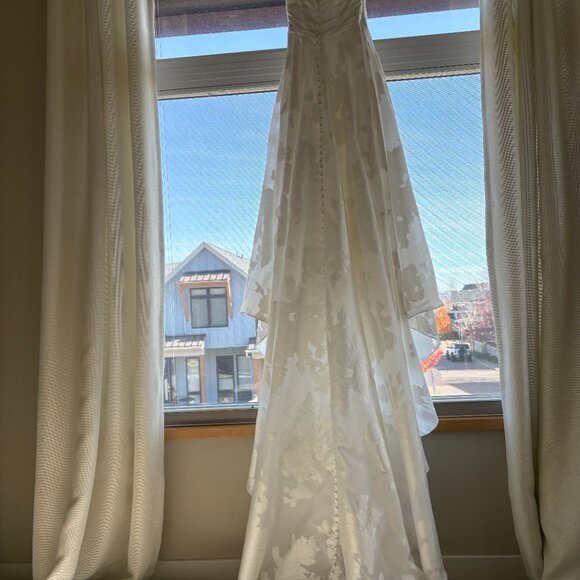 Essence Of Australia Wedding Dress - D3971 - Picture 1 of 11